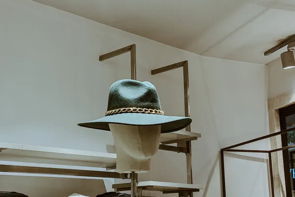 Professionele winkelverlichting die producten accentueert